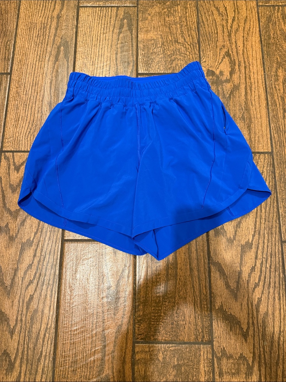 Lululemon track that shorts. 8. VGUC